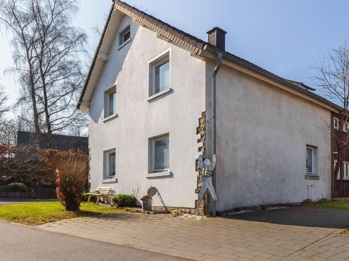 Comfortable apartment in Monschau-Höfen with private garden Alzen Exterior foto